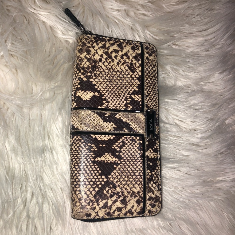 Tumi wallet